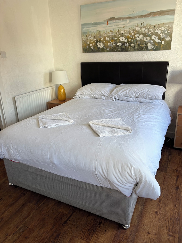 Standard Double or Twin Room, Ensuite photo 2
