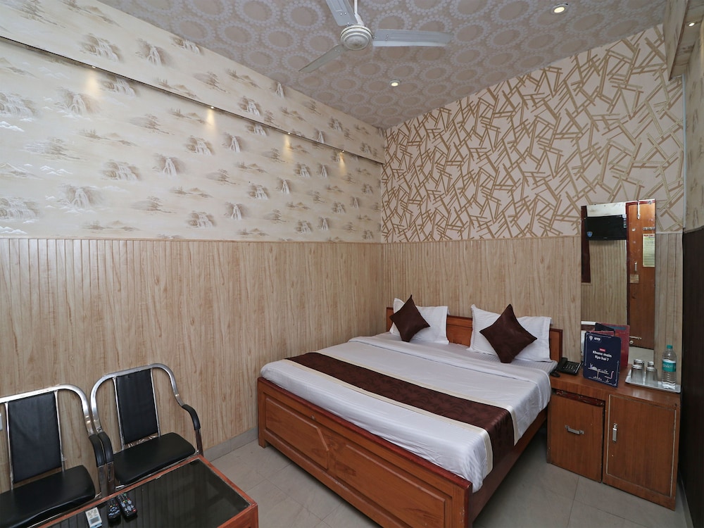 Deluxe Double or Twin Room, 1 King Bed