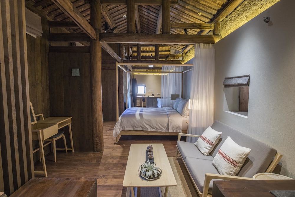 Standard Room, 1 Bedroom, Courtyard View