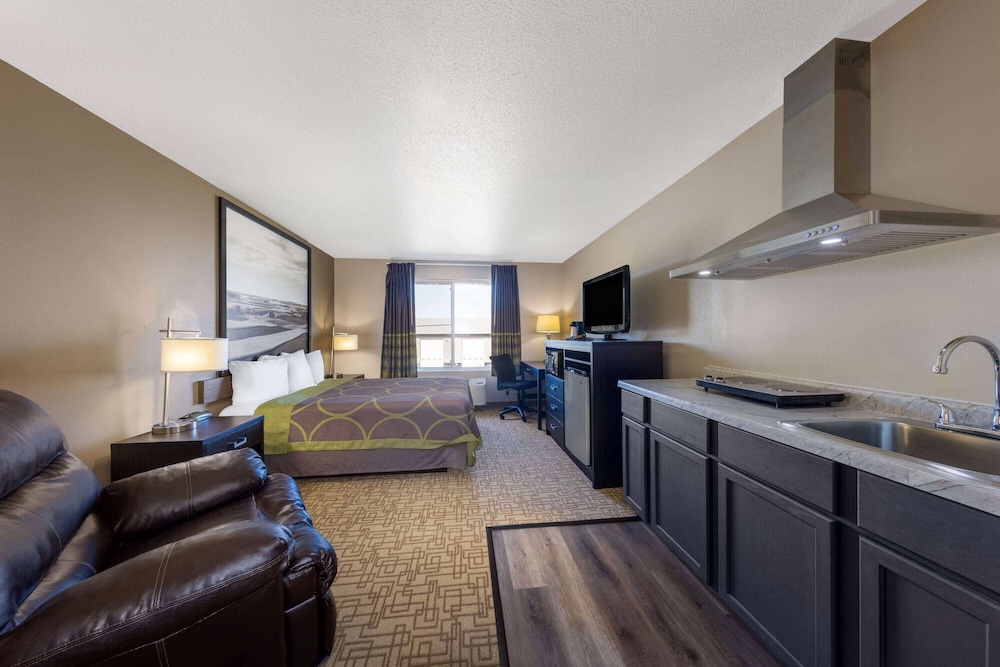 Room, 1 Queen Bed, Non Smoking, Kitchenette - Photo 1