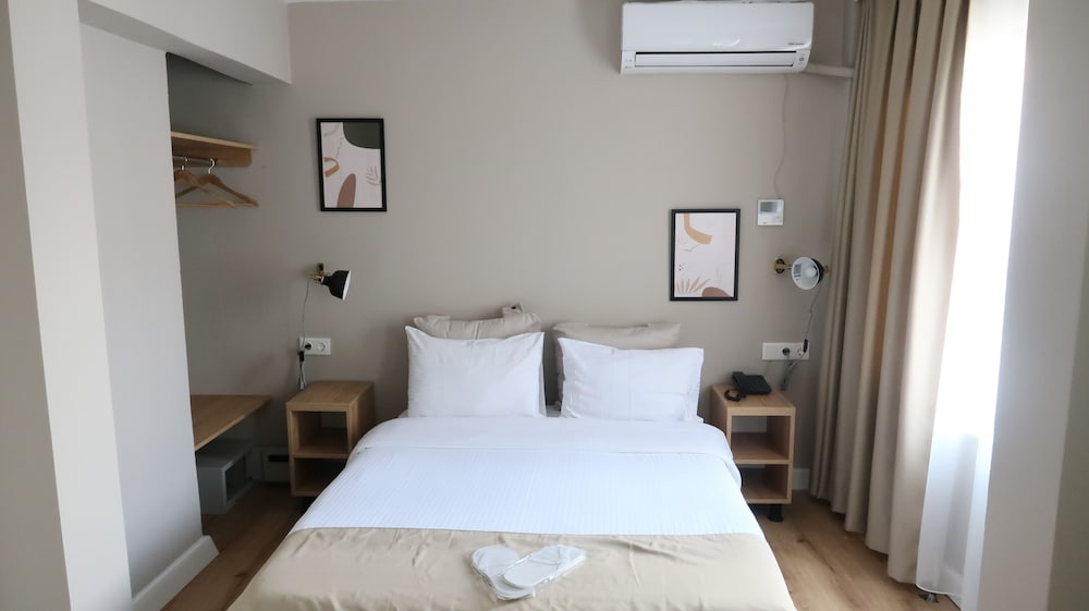 Double or Twin Room photo 2