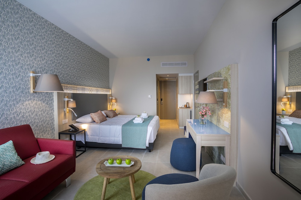 Family Room, Sea View - Photo 1