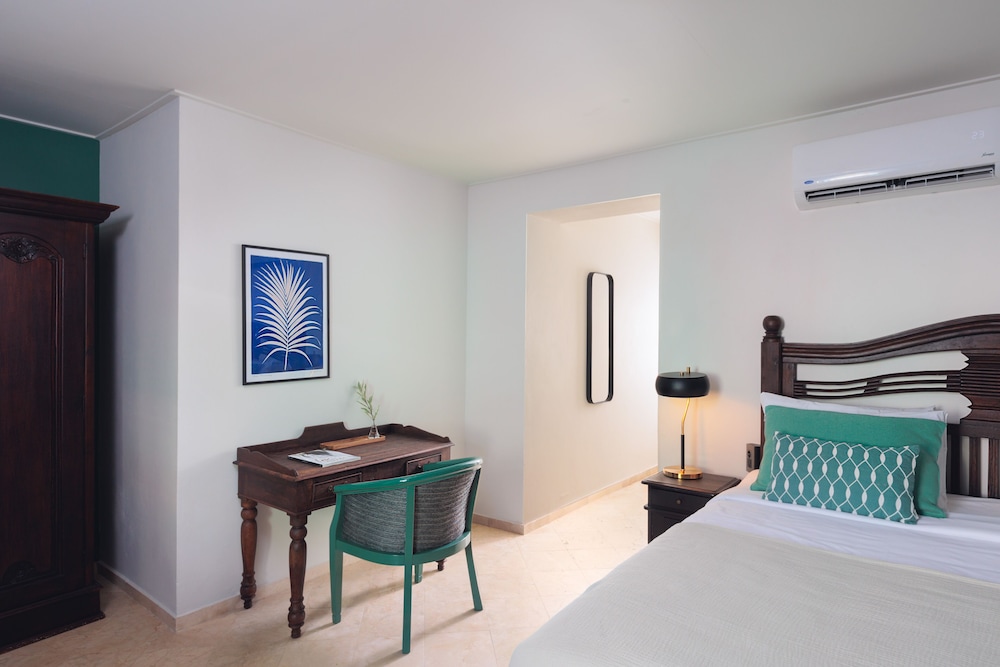 Superior King Room - Photo 3
