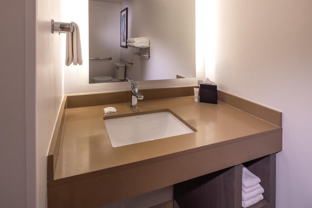 Studio Suite, Multiple Beds, Accessible (Space Needle View) photo 3
