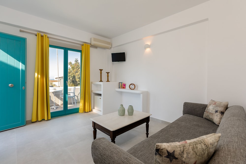 Deluxe Room, Balcony - Photo 2