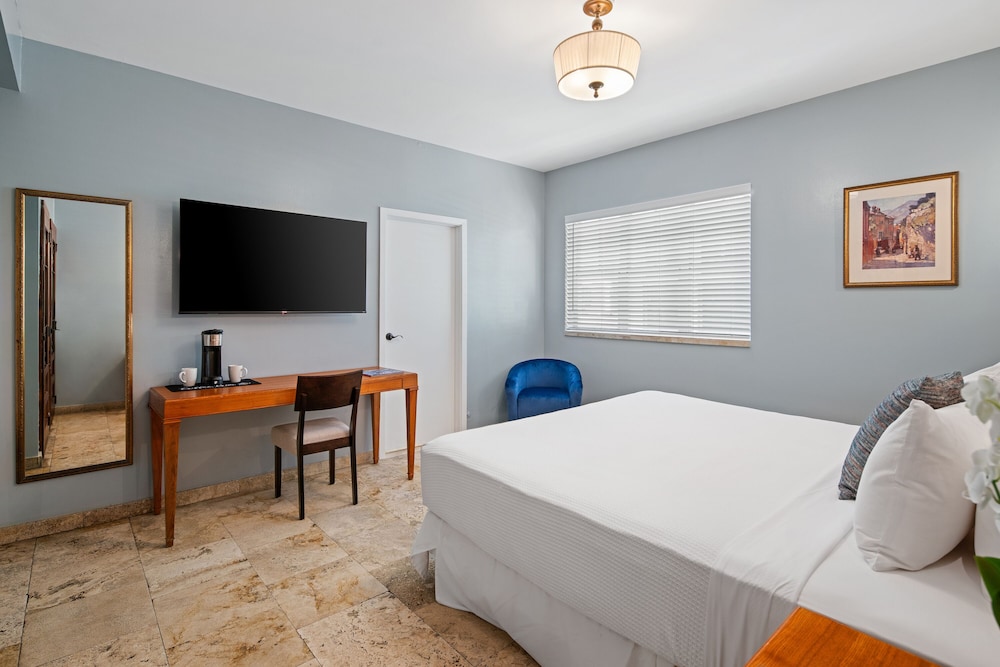 King Room - Impala Building (Self Check-in)