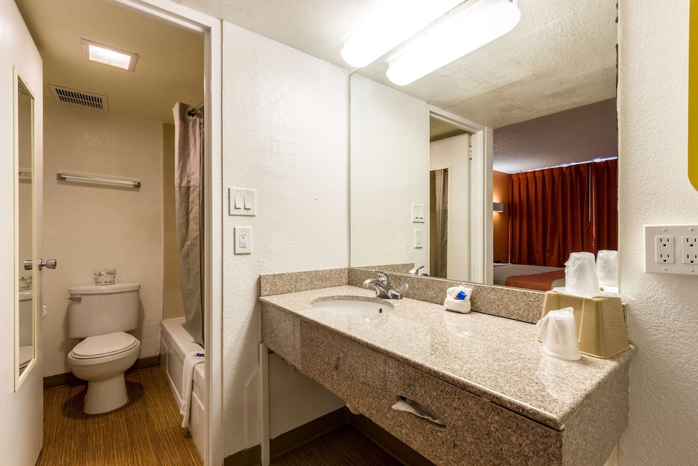 Standard Room, 2 Double Beds, Non Smoking, Refrigerator & Microwave - Photo 10