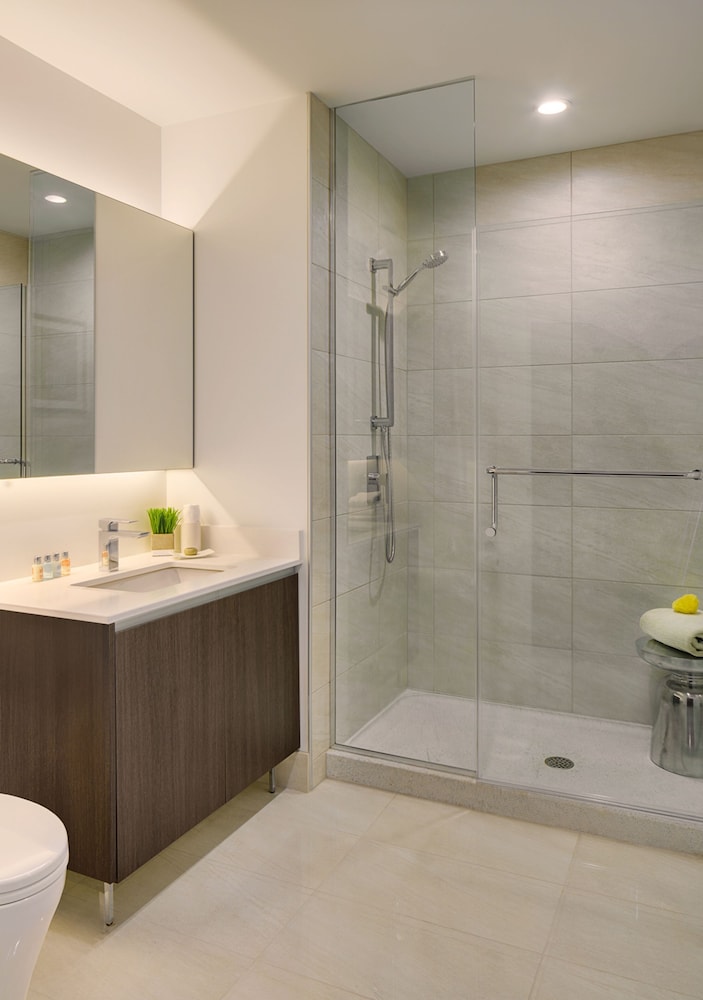Deluxe Room, Multiple Beds, City View - Photo 7