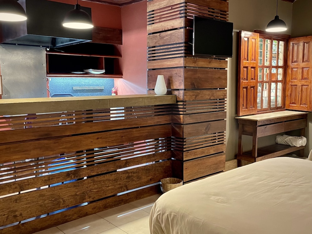Studio Suite, 2 Queen Beds photo 3