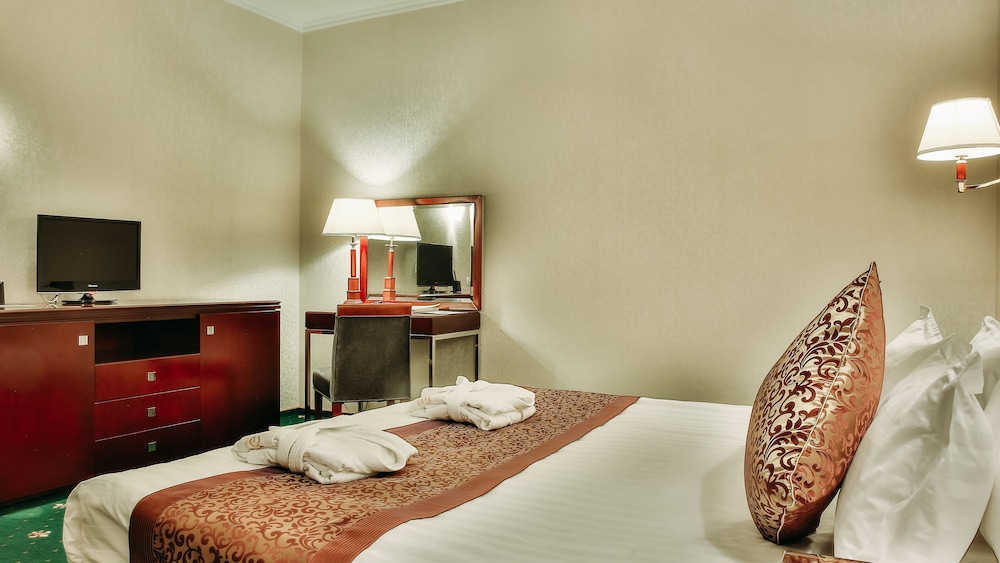 Suite, 1 King Bed photo 1