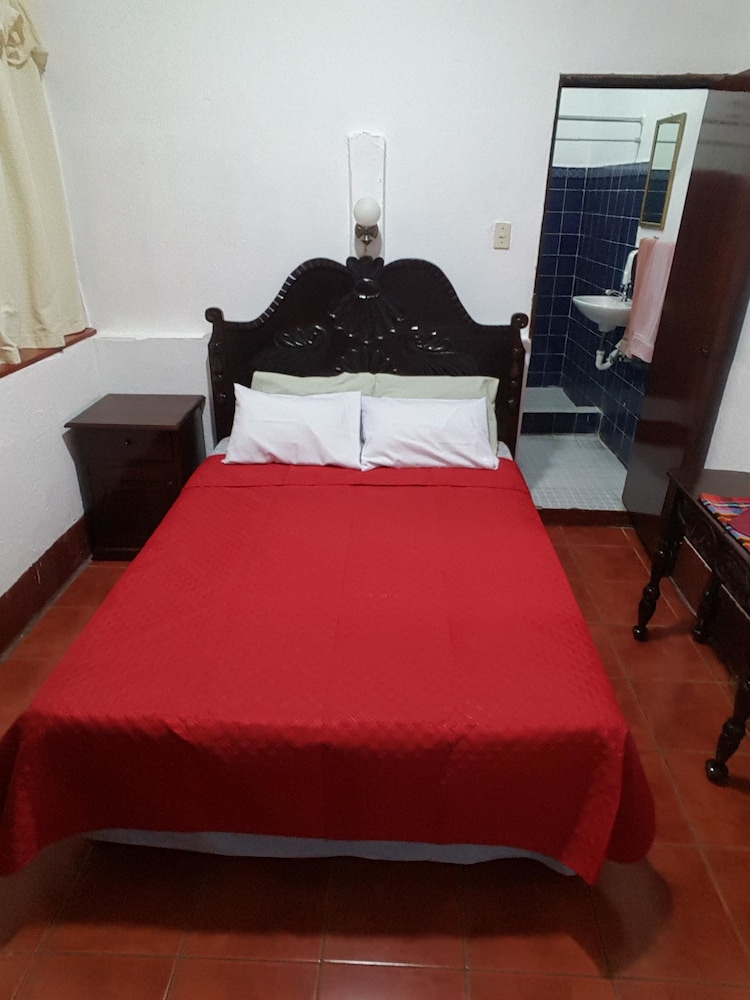 Deluxe Double Room (2)