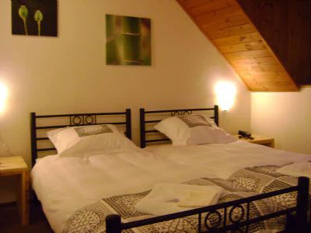 Budget Double Room photo 2