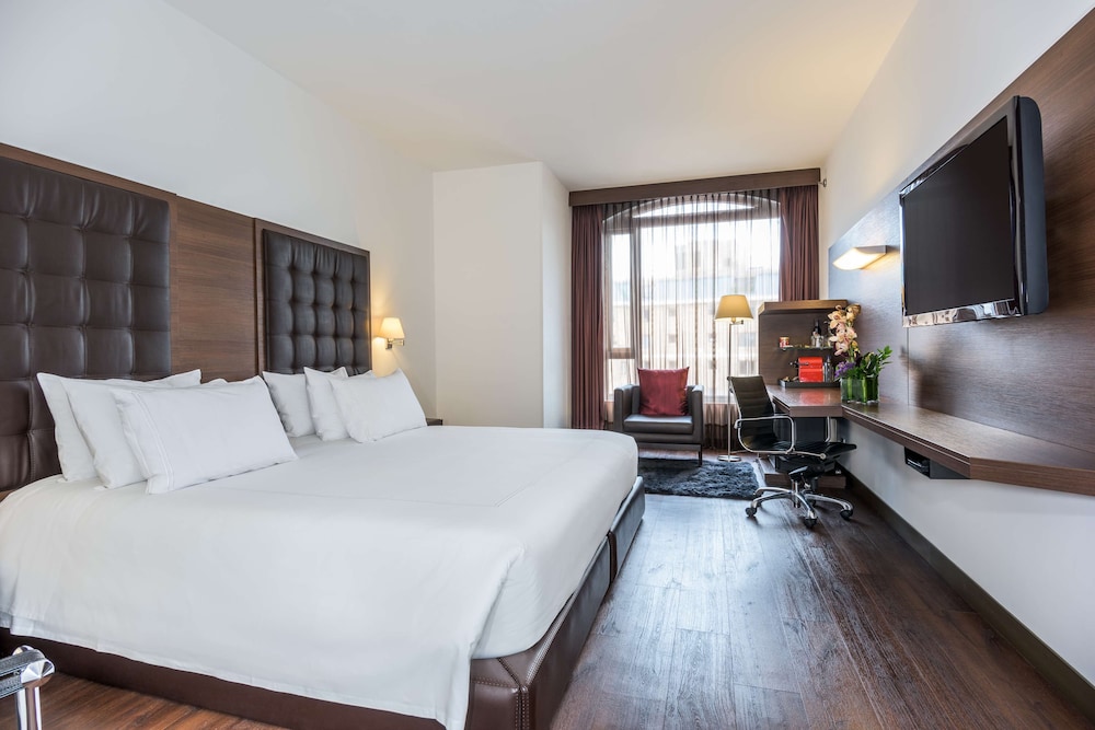 Premium Room (Extra Bed 3 Adults) - Photo 2