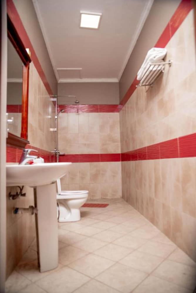 Deluxe Twin Room - Photo 2
