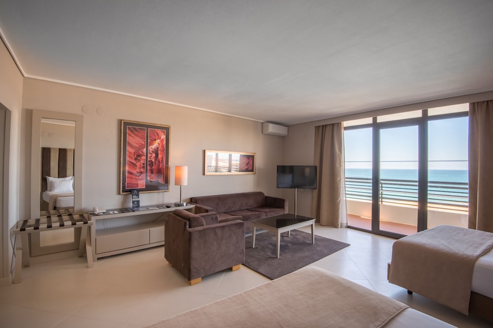 Junior Suite, Sea View (2 Adults + 2 Children) - Photo 5