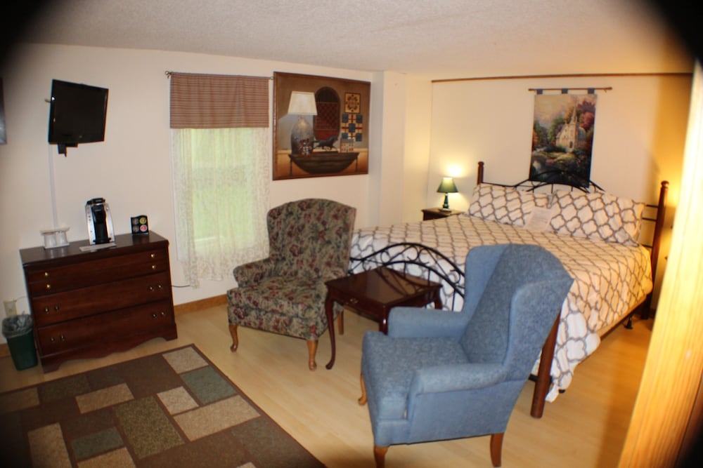 Superior Room, 1 King Bed (Pet Friendly *Please Notify Property Beforehand)
