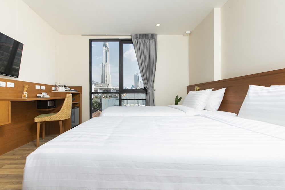 Deluxe Room, Non Smoking, City View photo 2