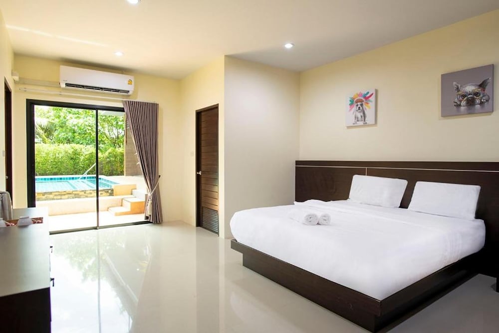 Family Room - Photo 8