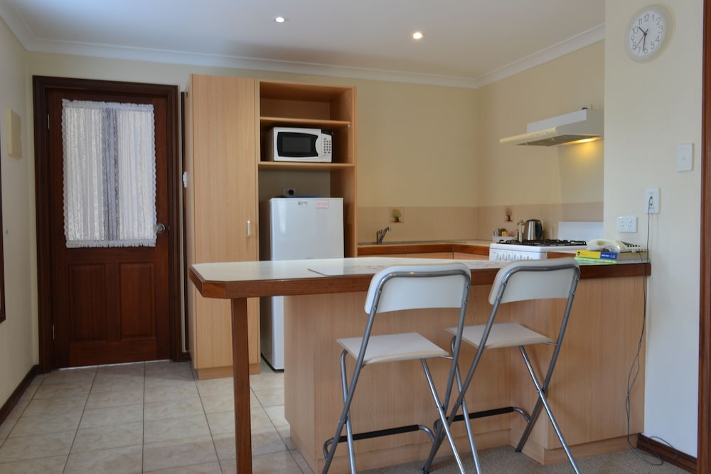 One-Bedroom Apartment with Spa Bath - Photo 3