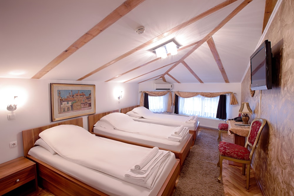Comfort Triple Room