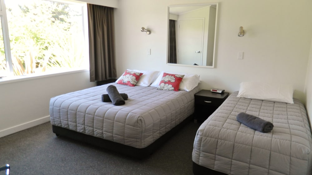 Room, 1 Bedroom - Photo 2