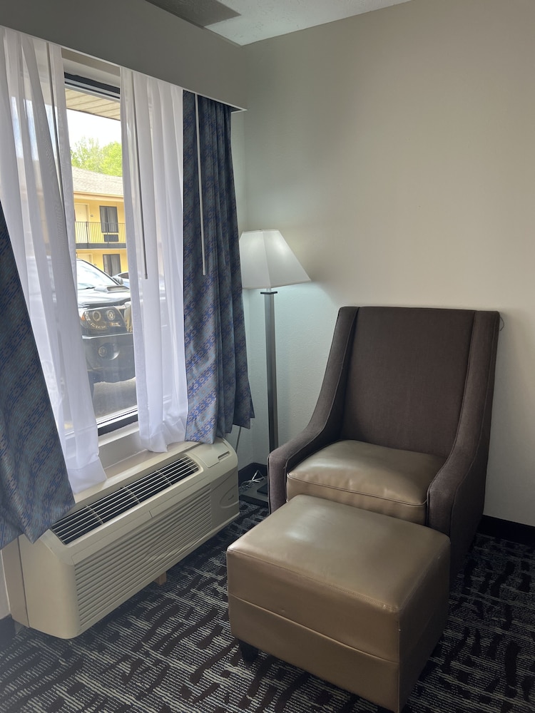 Standard Room, 2 Queen Beds - Photo 5