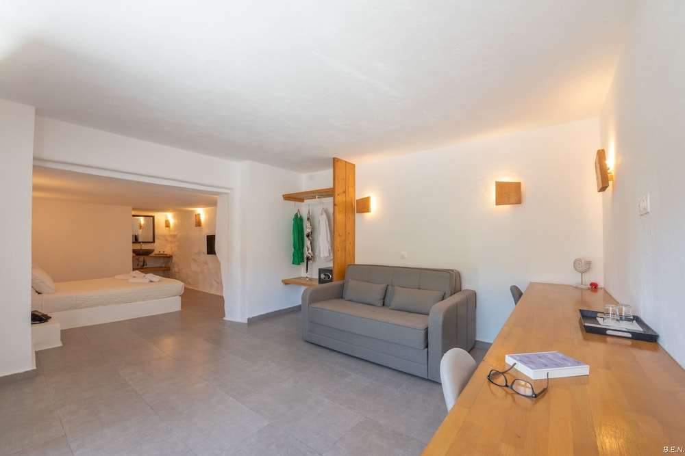 Superior Room (up to 4 persons) photo 3