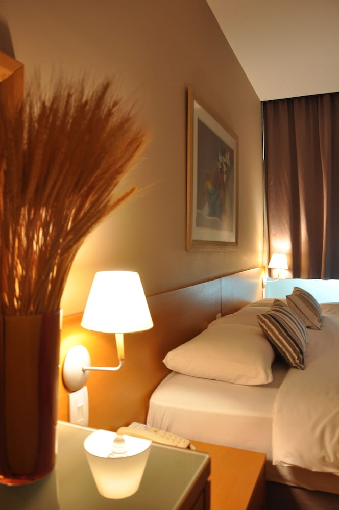Suite, 1 Double Bed - Photo 4