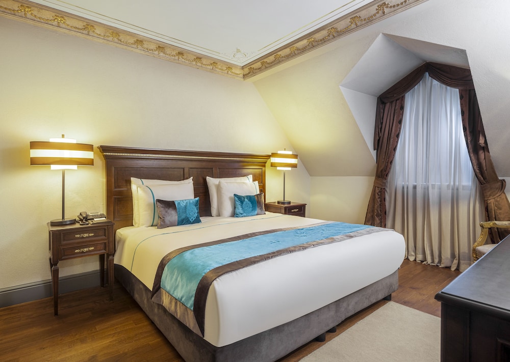 Royal Suite With City View