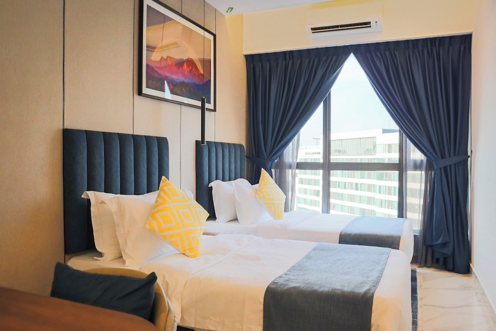 Comfort Suite, 2 Bedrooms, City View, Oceanfront