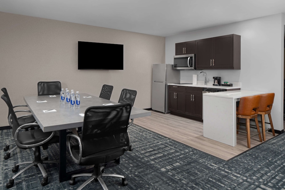 Business Suite, 1 King Bed (Boardroom) - Photo 4