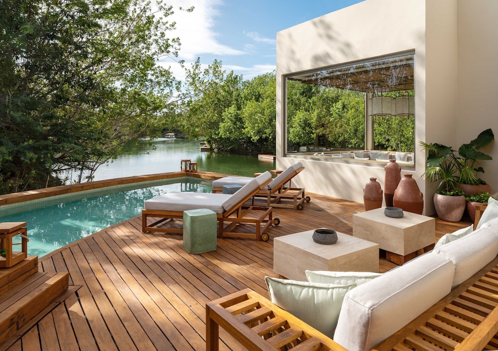 Presidential Suite (Lagoon)