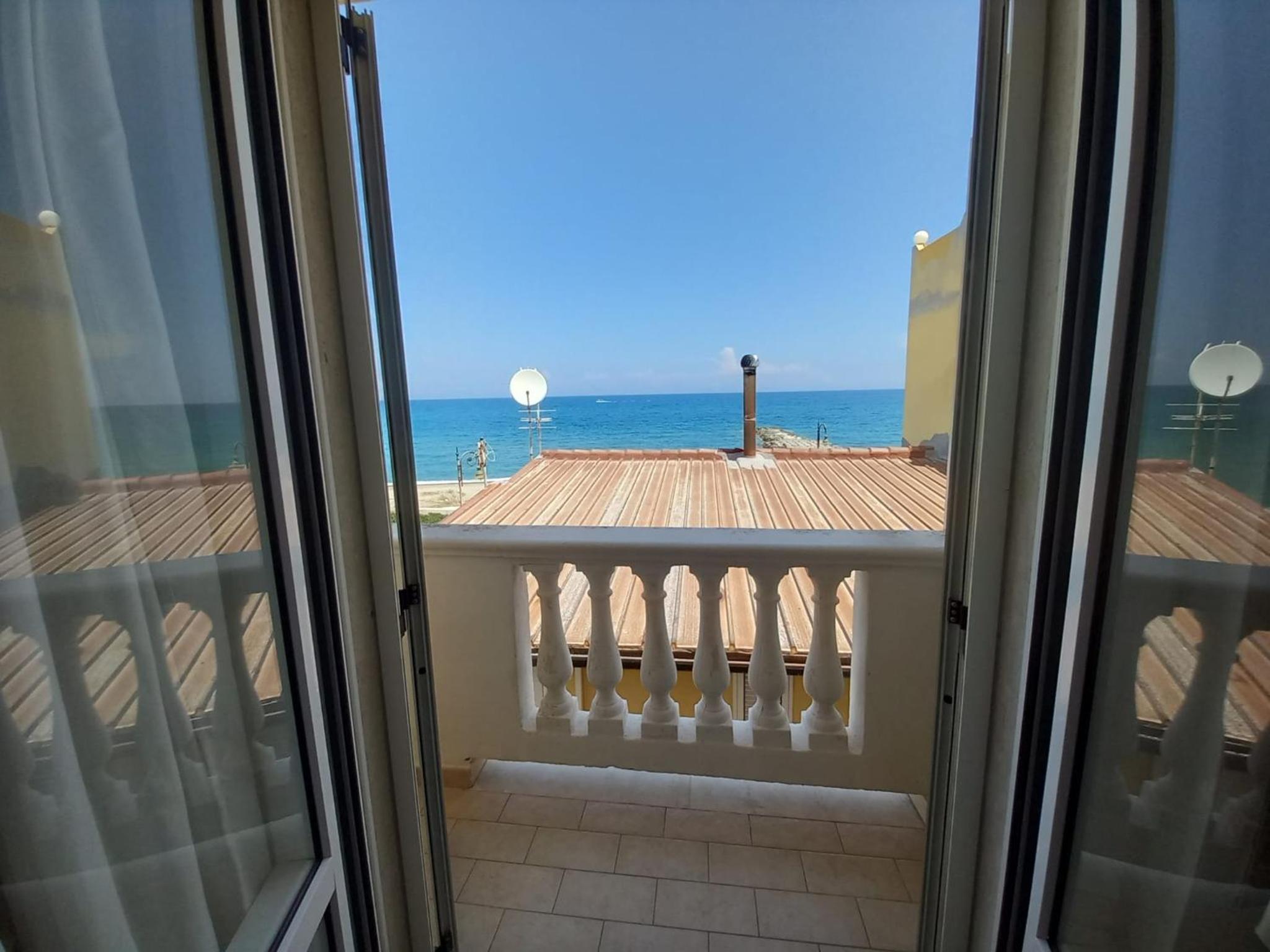 Deluxe Double Room with Sea View photo 1
