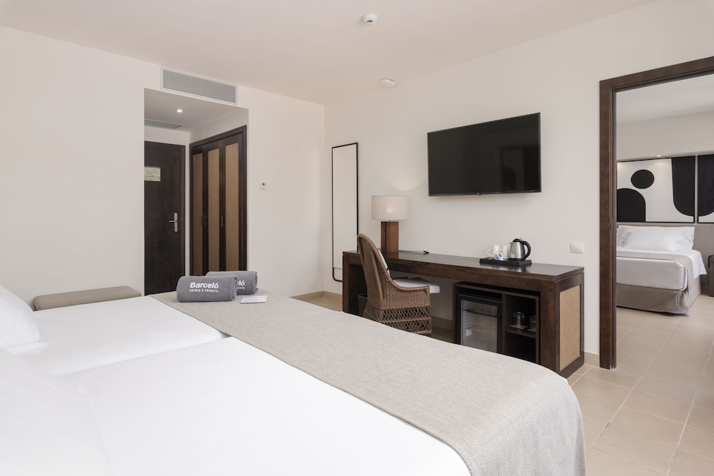 Room (2 con rooms, 2 adults + 2 children) thumbnail 5