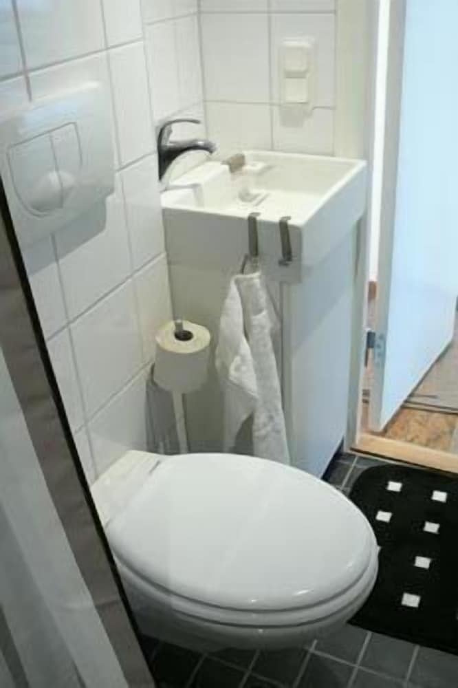 Standard Double Room - Photo 3