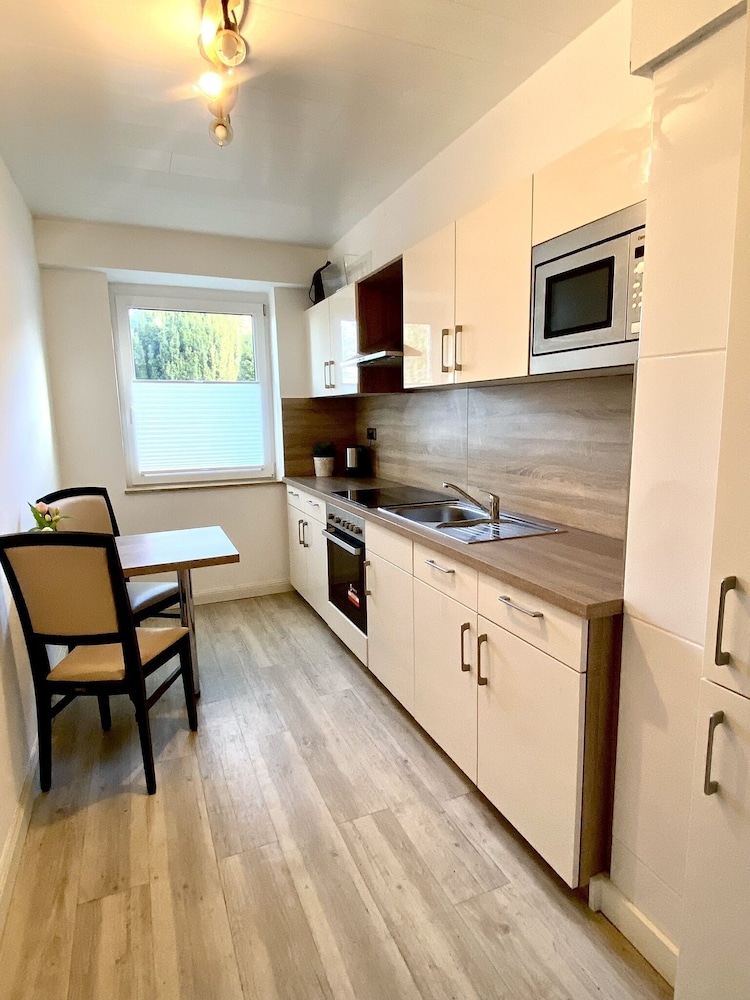 Basic Condo photo 3