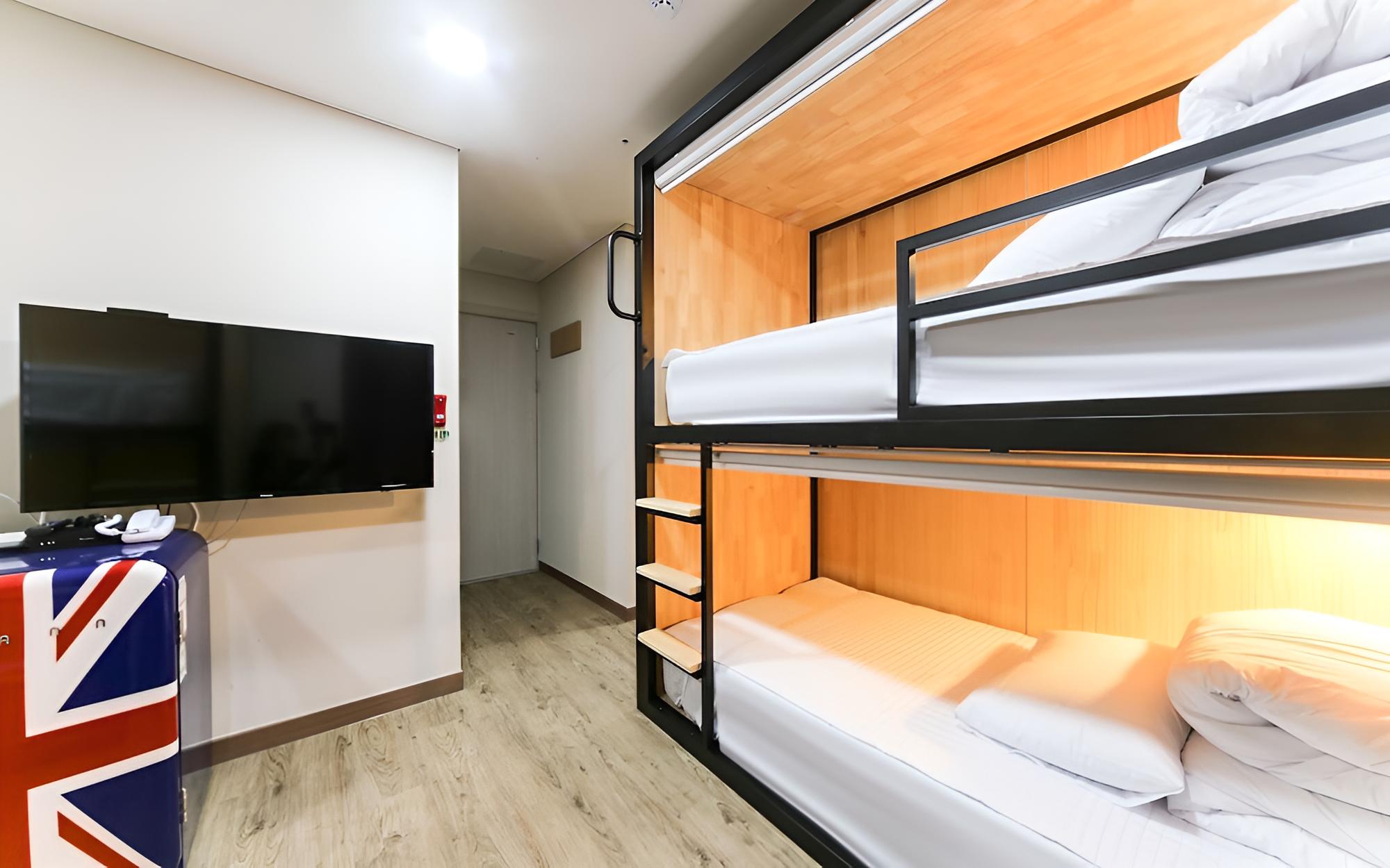 Room (Female Dormitory (Single Person Rate)) photo 3