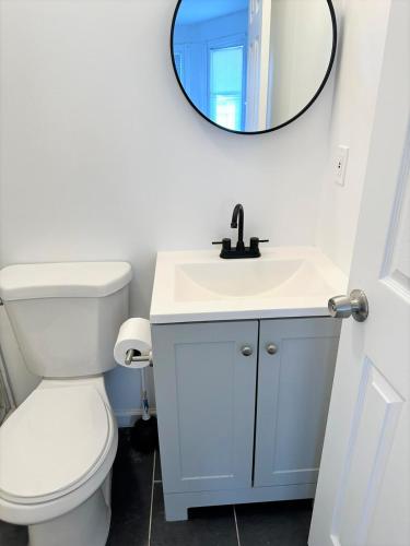 Family Room with Private Bathroom - Photo 2