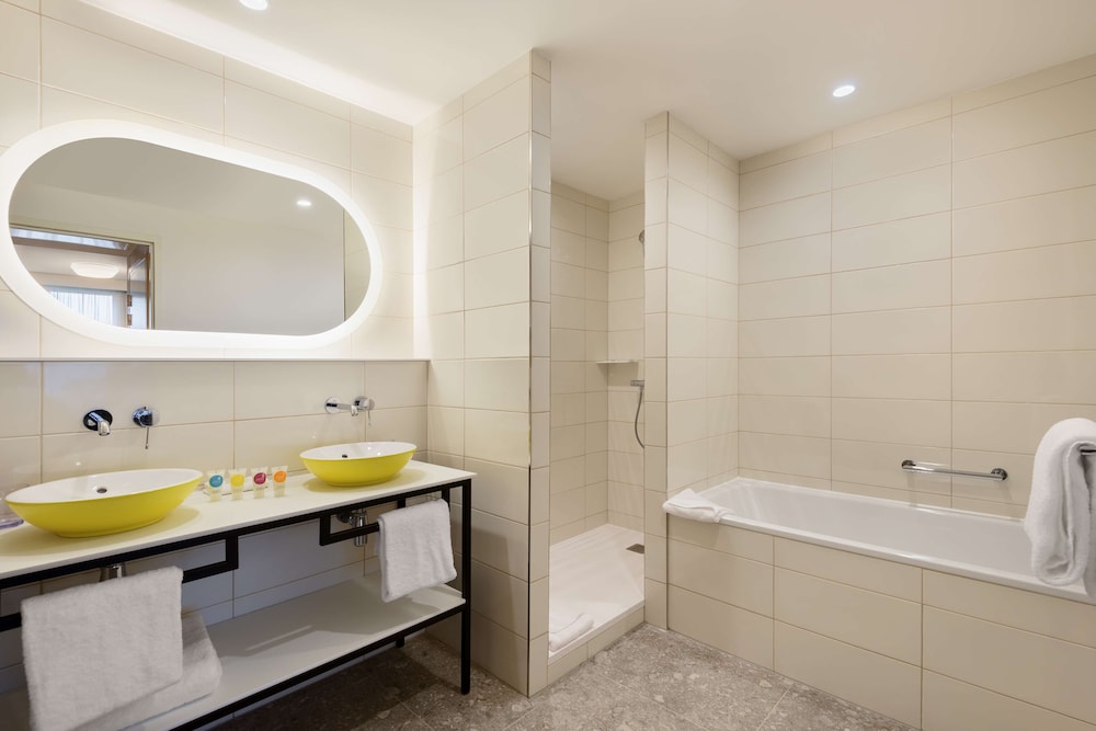 Suite, 1 King Bed