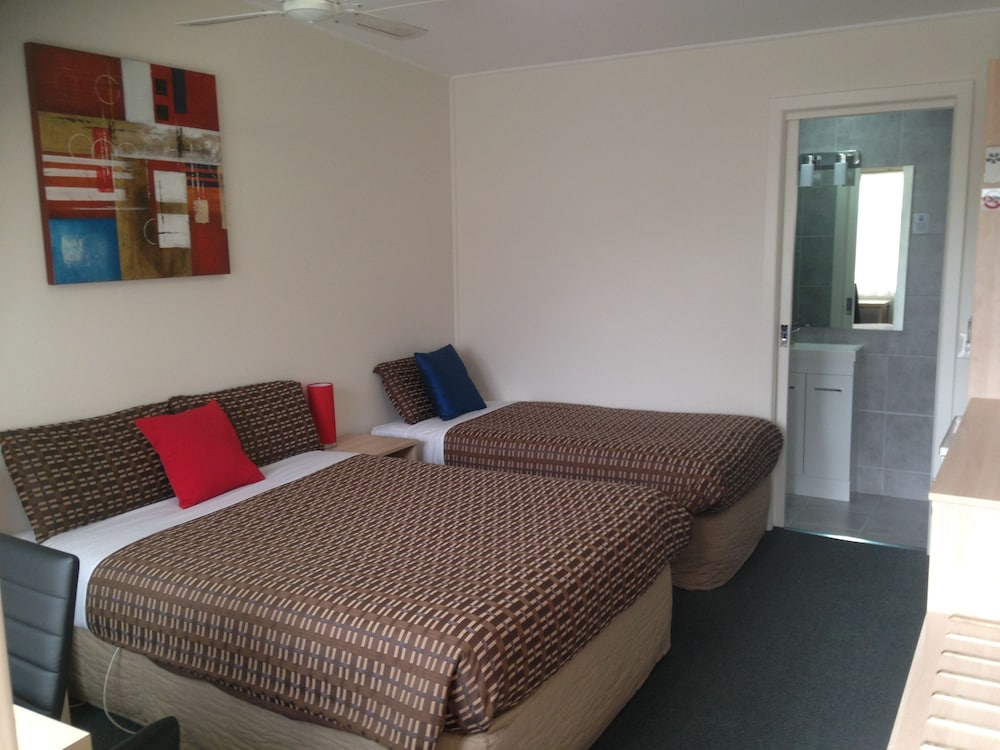 Double or Twin Room photo 3