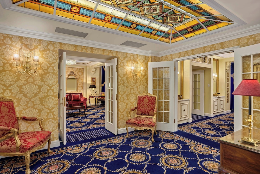 Royal Suite, 1 Bedroom, Corner - Photo 10
