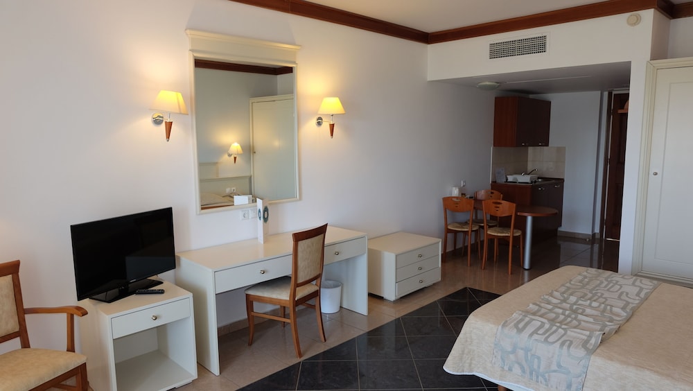 Standard Double Room photo 3