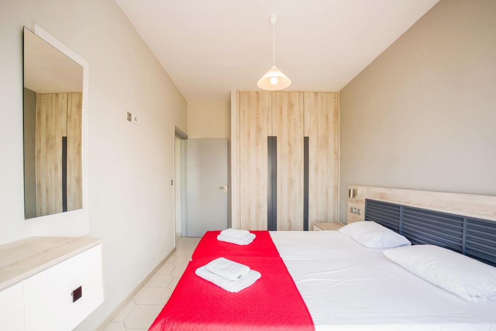 Junior Suite, Pool View photo 1