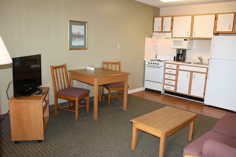 Standard Suite, 1 Queen Bed photo 1
