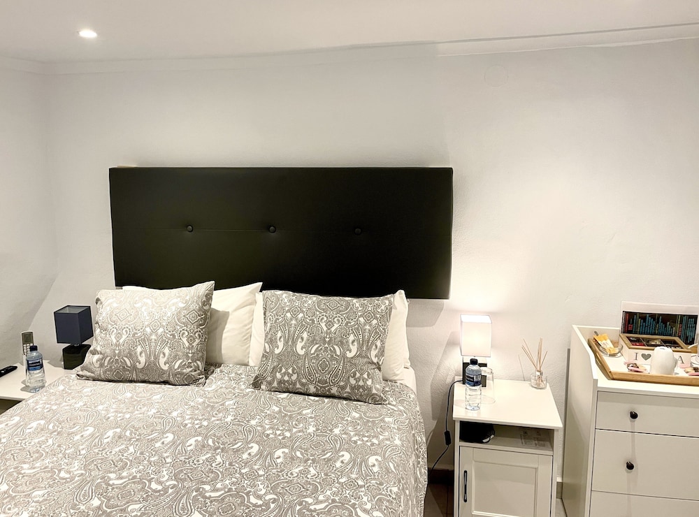 Classic Double Room, Ensuite (Cave Room) photo 3