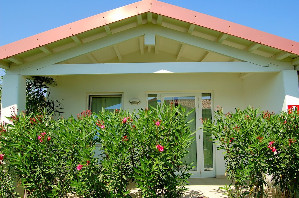 Superior Room, Multiple Bedrooms, Patio, Garden View photo 3
