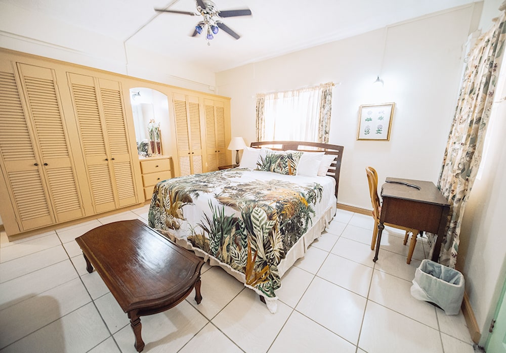 Deluxe Suite, 2 Bedrooms, Patio, Garden View photo 2