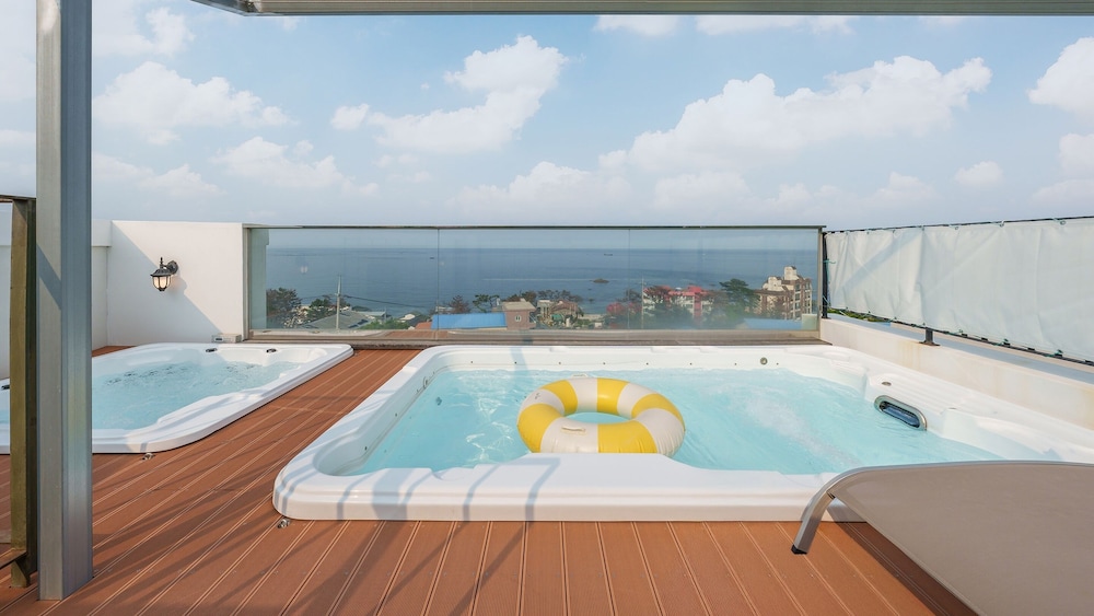 Basic Room, 1 Bedroom (Aurora 202 (Pool Villa/Spa/BBQ))