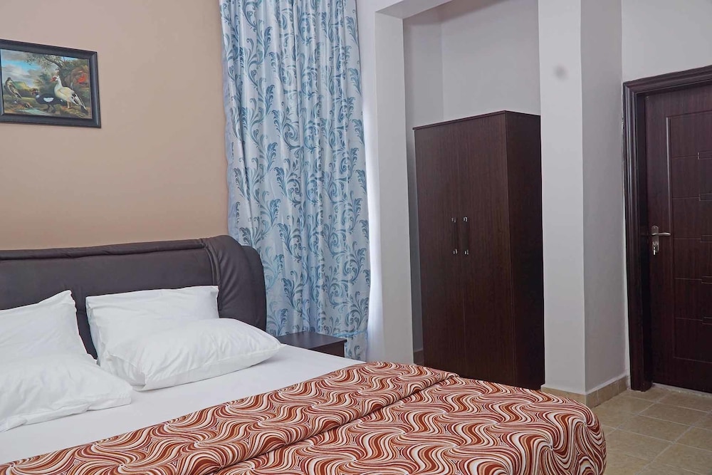 Deluxe Room - Photo 2