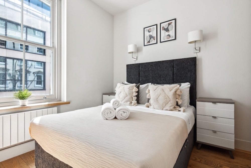 City Apartment, 3 Bedrooms, Non Smoking, City View